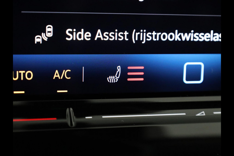 Volkswagen T-Roc 1.5 eTsi Life First Edition 115PK DSG | Beschikbaar vanaf 3-7-2026 |Verlengde garantie | 18" Lm velgen | Stoel- en stuurverwarming |