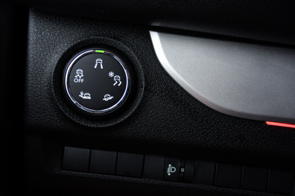 Fiat Scudo 2.0 MultiJet L3H1 PB Edition Camera, Cruise, Carplay, LED, Automaat, 177pk, Multimedia, Trekhaak, Sensoren, Uniek!