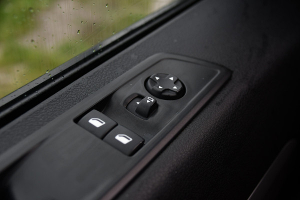 Fiat Scudo 2.0 MultiJet L3H1 PB Edition Camera, Cruise, Carplay, LED, Automaat, 177pk, Multimedia, Trekhaak, Sensoren, Uniek!