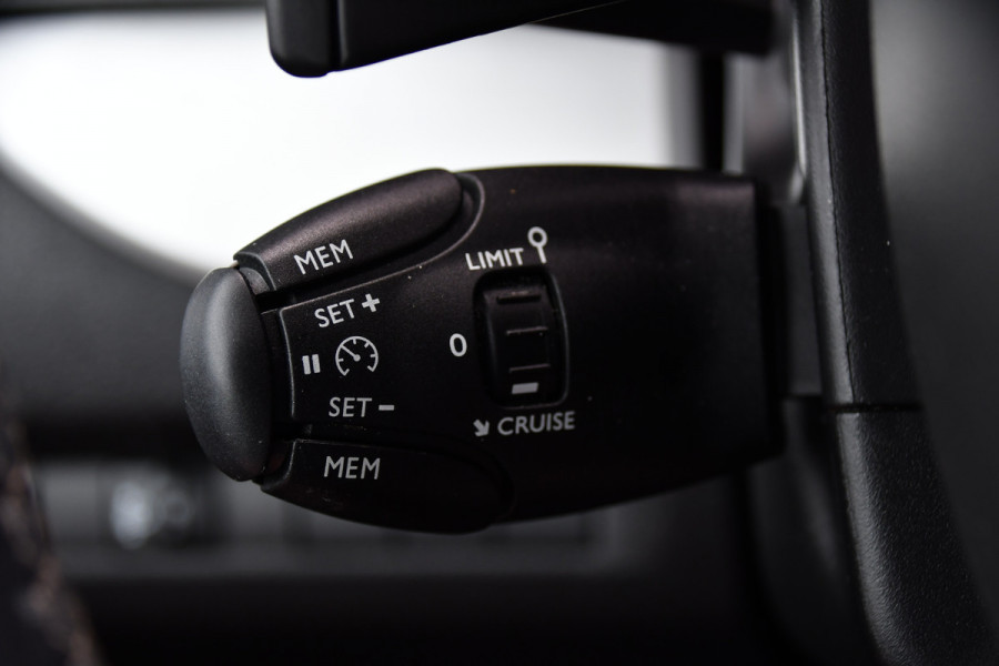 Fiat Scudo 2.0 MultiJet L3H1 PB Edition Camera, Cruise, Carplay, LED, Automaat, 177pk, Multimedia, Trekhaak, Sensoren, Uniek!