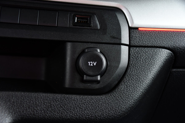 Fiat Scudo 2.0 MultiJet L3H1 PB Edition Camera, Cruise, Carplay, LED, Automaat, 177pk, Multimedia, Trekhaak, Sensoren, Uniek!