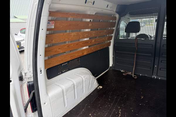 Volkswagen Caddy 2.0 TDI L1H1 Business (Trekhaak - Lichtmetalen velgen - Airco - Zijschuifdeur - Houten vloer - Lat om Lat - Ramen in achterdeur