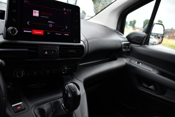 Citroën Berlingo 1.5 BlueHDI Black Edition Cruise, Carplay, Sensoren, 102pk, Multimedia, Trekhaak, Keyless, Uniek!