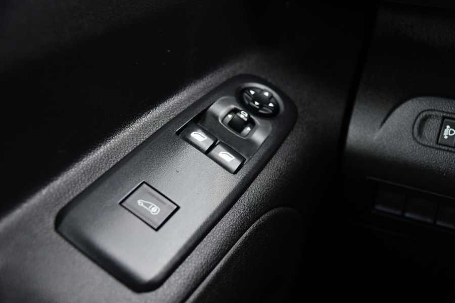 Citroën Berlingo 1.5 BlueHDI Black Edition Cruise, Carplay, Sensoren, 102pk, Multimedia, Trekhaak, Keyless, Uniek!