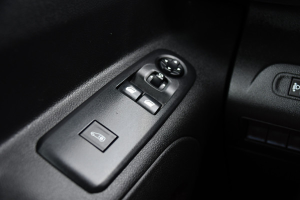 Citroën Berlingo 1.5 BlueHDI Black Edition Cruise, Carplay, Sensoren, 102pk, Multimedia, Trekhaak, Keyless, Uniek!
