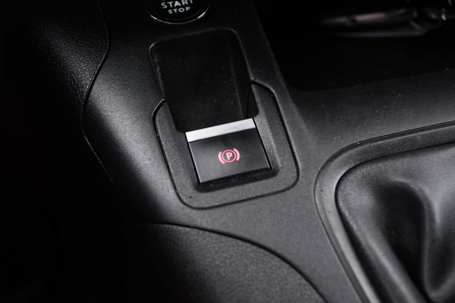 Citroën Berlingo 1.5 BlueHDI Black Edition Cruise, Carplay, Sensoren, 102pk, Multimedia, Trekhaak, Keyless, Uniek!
