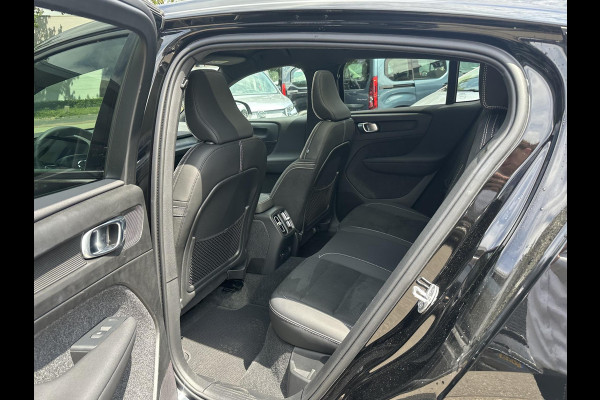 Volvo C40 Recharge Core 69 kWh SOH 91% | CLIMATE PACK | 3 FASE | ACHTERUIT RIJ CAMERA | ELEK. ACHTERKLEP | CRUISE CONTROL | PANO | 12 MND BOVAG GARANTIE | KEYLESS | DODE HOEK |