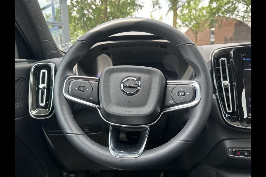 Volvo C40 Recharge Core 69 kWh SOH 91% | CLIMATE PACK | 3 FASE | ACHTERUIT RIJ CAMERA | ELEK. ACHTERKLEP | CRUISE CONTROL | PANO | 12 MND BOVAG GARANTIE | KEYLESS | DODE HOEK |
