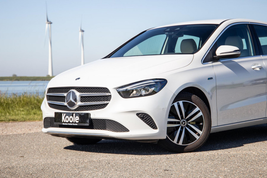 Mercedes-Benz B-Klasse 250 e Business Solution Luxury Limited CARPLAY / AMBILIGHT / STOELVERWARMING / CAMERA / DEALER ONDERHOUDEN