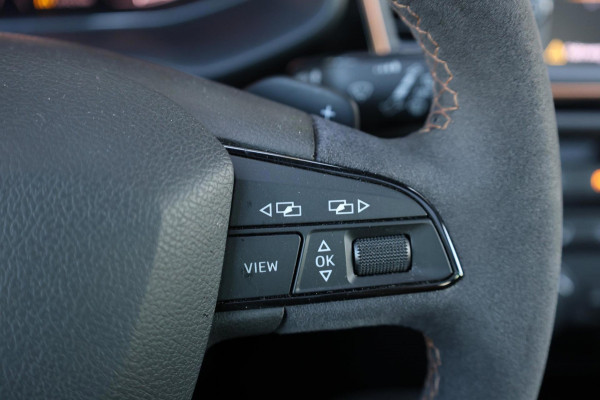 Seat Leon ST 2.0 TSI 4DRIVE CUPRA R 300+PK LED/CARBON/VIRTUAL/SFEER/PANO/ALCANTARA+S.VERWARMING/19" LMV/CAM/ACC/12 MND GARANTIE!