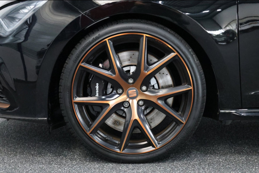 Seat Leon ST 2.0 TSI 4DRIVE CUPRA R 300+PK LED/CARBON/VIRTUAL/SFEER/PANO/ALCANTARA+S.VERWARMING/19" LMV/CAM/ACC/12 MND GARANTIE!