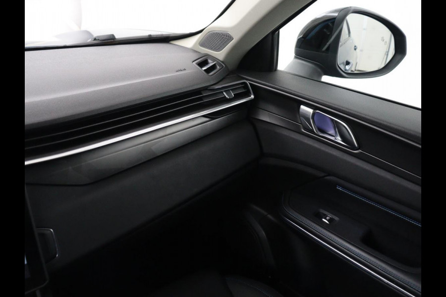 Lynk & Co 01 1.5 SOH 90.1 | Panoramadak | Trekhaak | Infinity by harman | Adaptive cruise | Full LED | Carplay | Camera | Sfeerverlichting | Dodehoek detectie |
