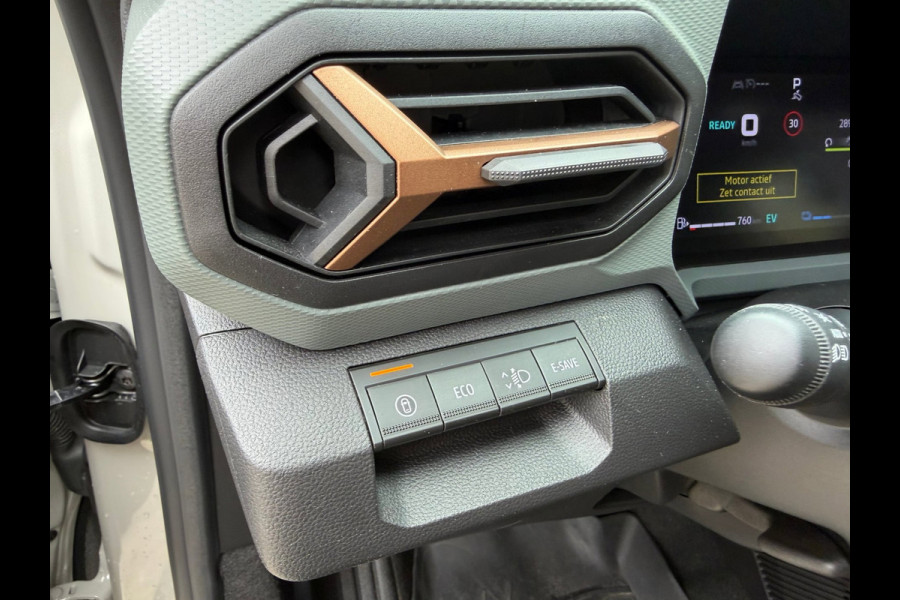 Dacia Duster 1.6 Hybrid 140 Extreme CarPlay / Camera / P-sensoren V&A / LM 18''
