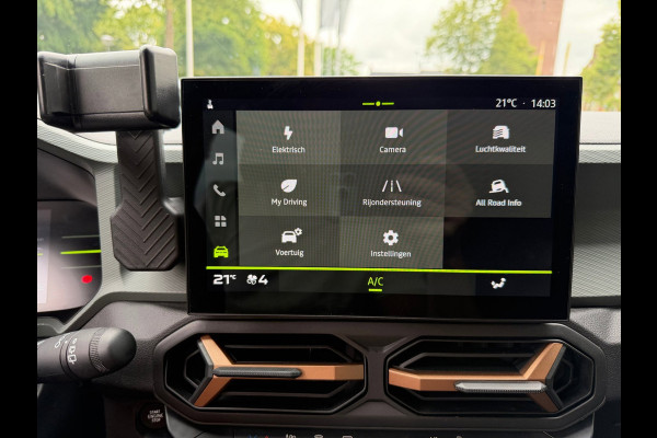 Dacia Duster 1.6 Hybrid 140 Extreme CarPlay / Camera / P-sensoren V&A / LM 18''