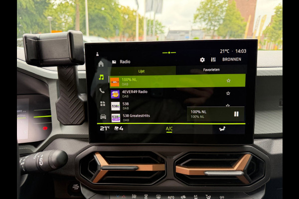 Dacia Duster 1.6 Hybrid 140 Extreme CarPlay / Camera / P-sensoren V&A / LM 18''