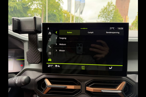 Dacia Duster 1.6 Hybrid 140 Extreme CarPlay / Camera / P-sensoren V&A / LM 18''