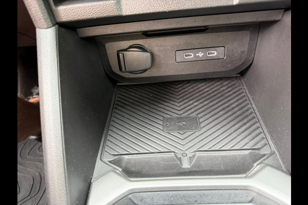 Dacia Duster 1.6 Hybrid 140 Extreme CarPlay / Camera / P-sensoren V&A / LM 18''