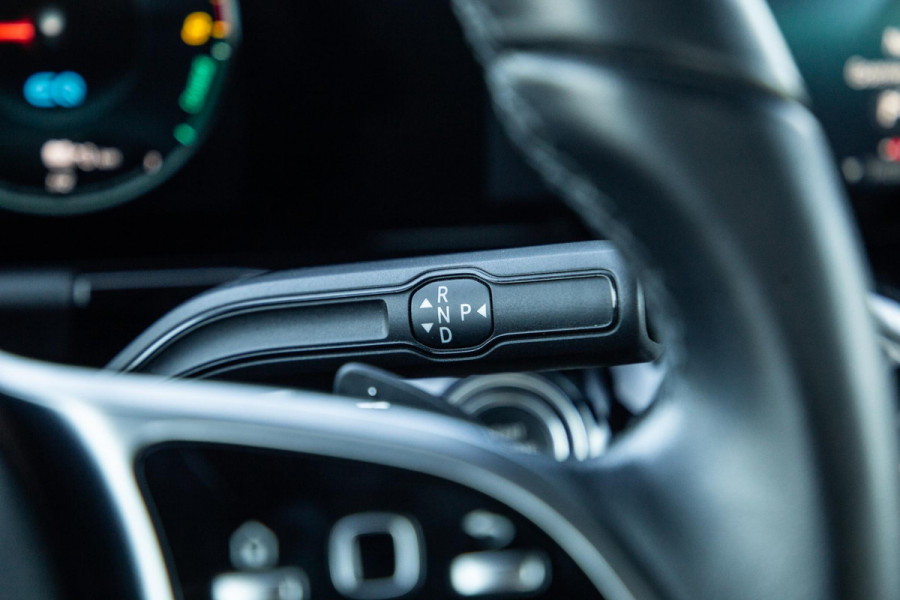 Mercedes-Benz B-Klasse 250 e Business Solution Luxury Limited CARPLAY / AMBILIGHT / STOELVERWARMING / CAMERA / DEALER ONDERHOUDEN