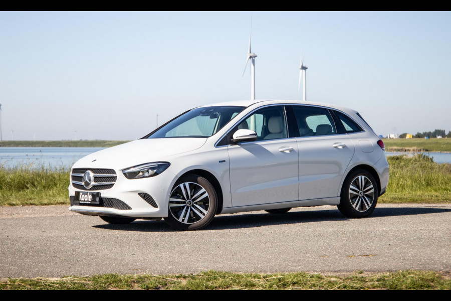 Mercedes-Benz B-Klasse 250 e Business Solution Luxury Limited CARPLAY / AMBILIGHT / STOELVERWARMING / CAMERA / DEALER ONDERHOUDEN
