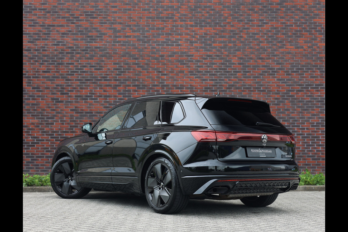 Volkswagen Touareg 3.0 TSi eHybrid 4MOTION R | Pano - DYNAUDIO