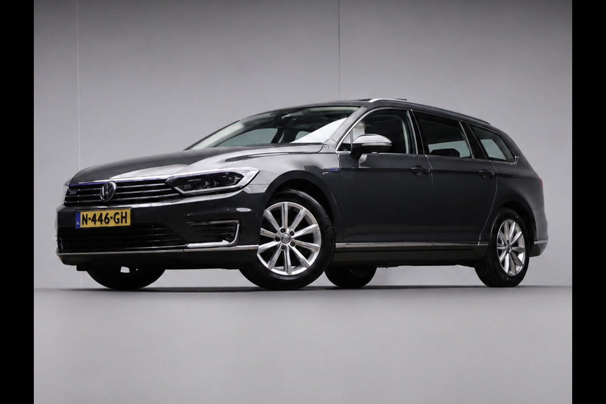 Volkswagen Passat Variant 1.4 TSI GTE Highline Sport (SCHUIFDAK,APPLE CARPLAY,LED,CAMERA,STOELVERWARMING,CLIMATE,CRUISE,LM VELGEN
