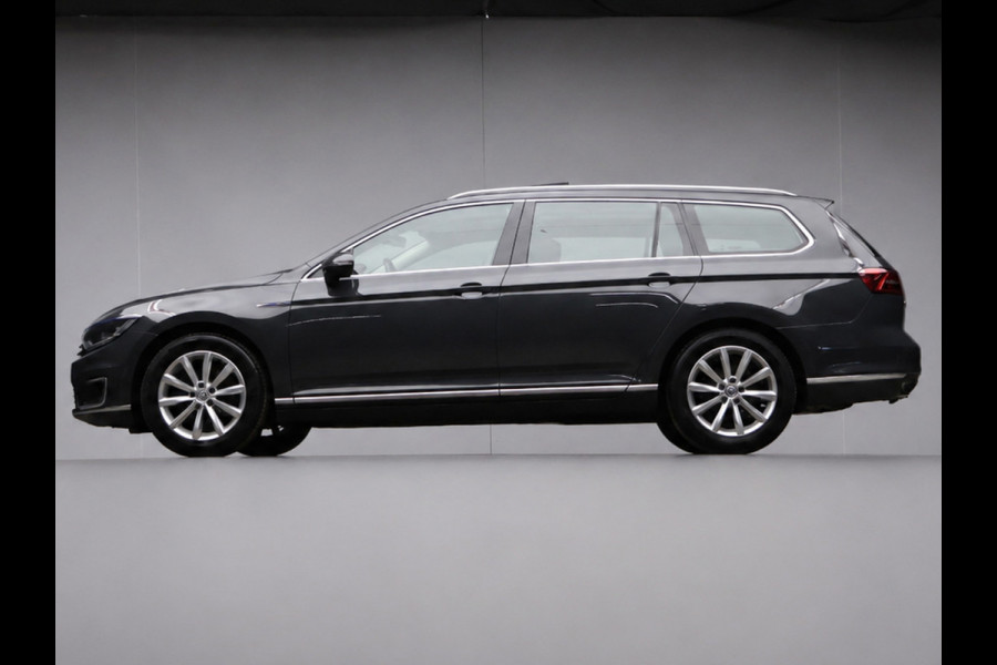 Volkswagen Passat Variant 1.4 TSI GTE Highline Sport (SCHUIFDAK,APPLE CARPLAY,LED,CAMERA,STOELVERWARMING,CLIMATE,CRUISE,LM VELGEN