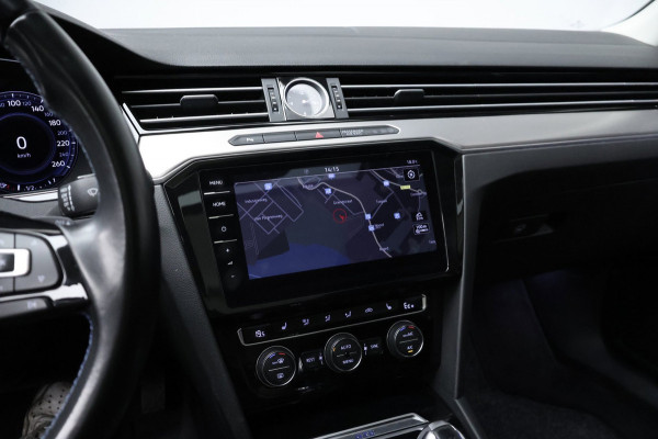 Volkswagen Passat Variant 1.4 TSI GTE Highline Sport (SCHUIFDAK,APPLE CARPLAY,LED,CAMERA,STOELVERWARMING,CLIMATE,CRUISE,LM VELGEN