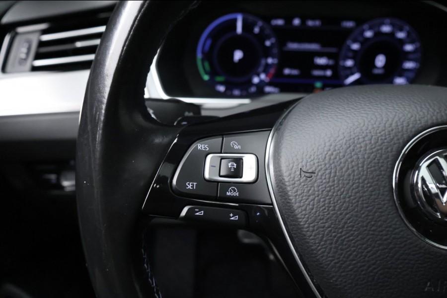 Volkswagen Passat Variant 1.4 TSI GTE Highline Sport (SCHUIFDAK,APPLE CARPLAY,LED,CAMERA,STOELVERWARMING,CLIMATE,CRUISE,LM VELGEN