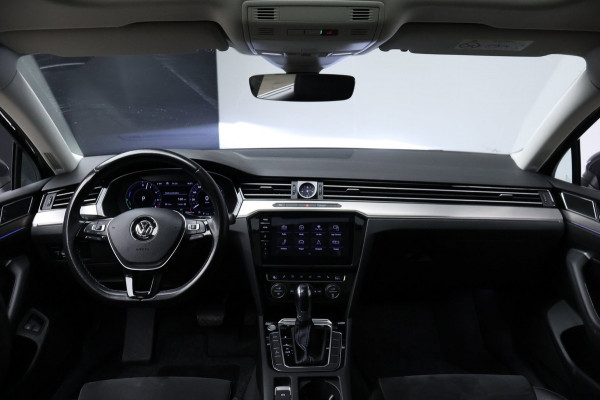 Volkswagen Passat Variant 1.4 TSI GTE Highline Sport (SCHUIFDAK,APPLE CARPLAY,LED,CAMERA,STOELVERWARMING,CLIMATE,CRUISE,LM VELGEN