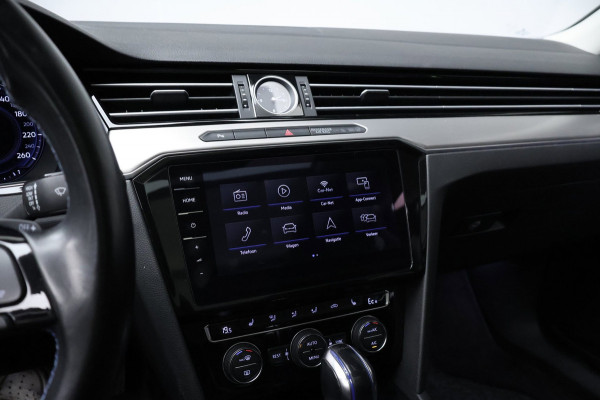 Volkswagen Passat Variant 1.4 TSI GTE Highline Sport (SCHUIFDAK,APPLE CARPLAY,LED,CAMERA,STOELVERWARMING,CLIMATE,CRUISE,LM VELGEN