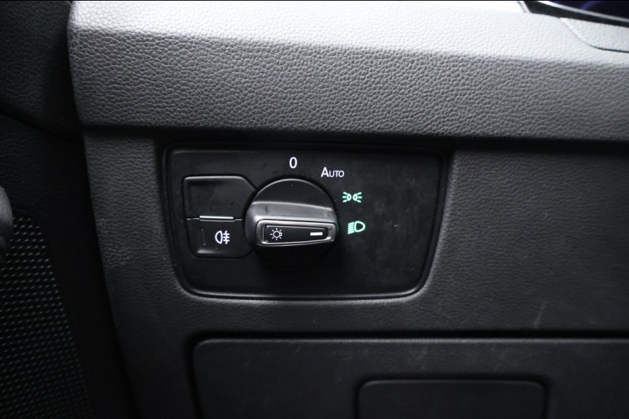 Volkswagen Passat Variant 1.4 TSI GTE Highline Sport (SCHUIFDAK,APPLE CARPLAY,LED,CAMERA,STOELVERWARMING,CLIMATE,CRUISE,LM VELGEN