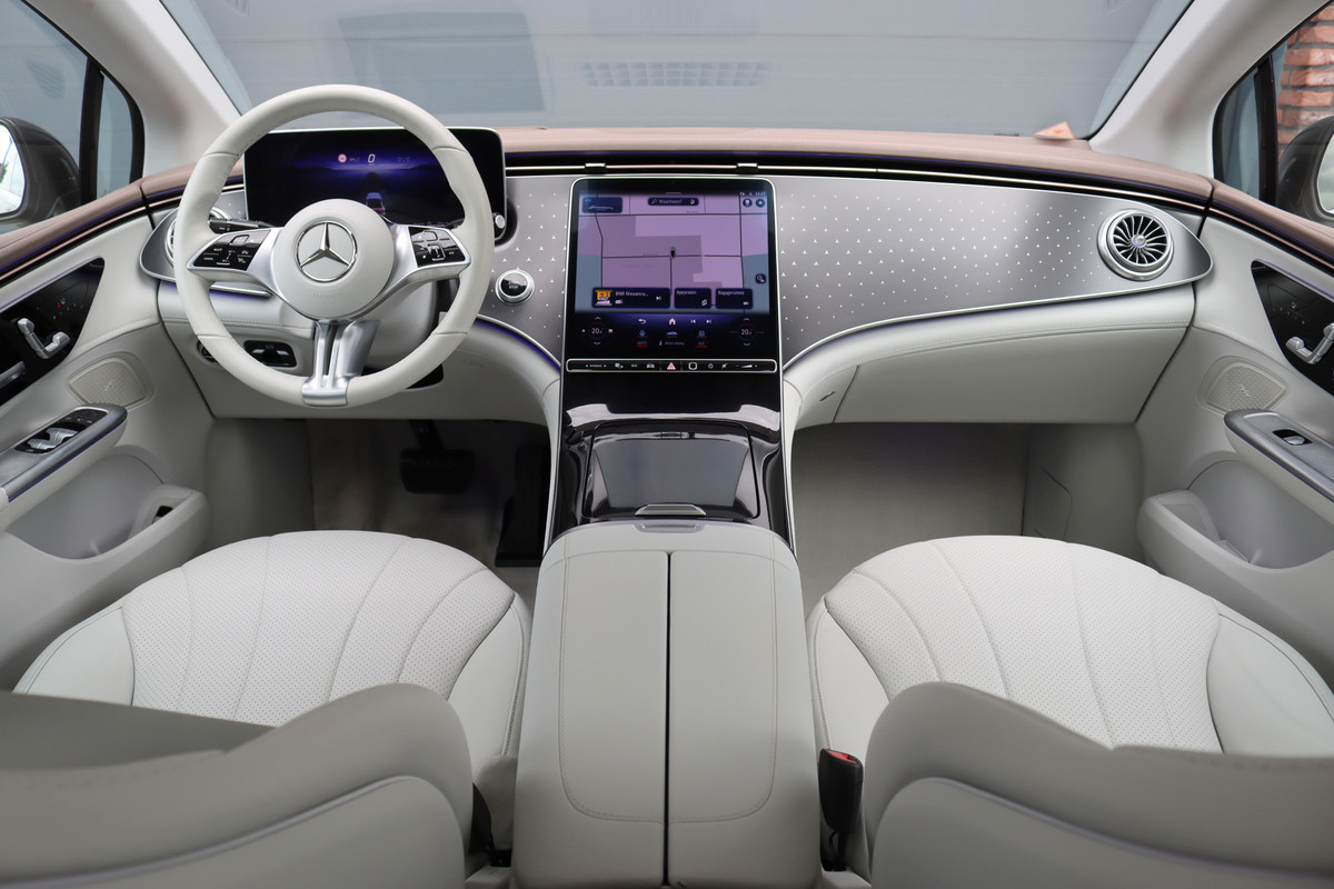 Mercedes-Benz EQE 350+ Launch Edition Luxury Line 91 kWh | Distronic | Panoramadak | Memory | Leder | Camera | HUD | Keyless Go | Verwarmd Stuurwiel | High Perf. LED |