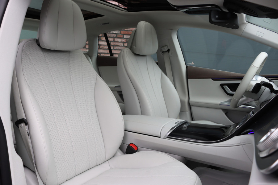 Mercedes-Benz EQE 350+ Launch Edition Luxury Line 91 kWh | Distronic | Panoramadak | Memory | Leder | Camera | HUD | Keyless Go | Verwarmd Stuurwiel | High Perf. LED |