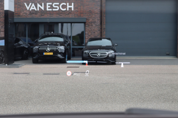 Mercedes-Benz EQE 350+ Launch Edition Luxury Line 91 kWh | Distronic | Panoramadak | Memory | Leder | Camera | HUD | Keyless Go | Verwarmd Stuurwiel | High Perf. LED |