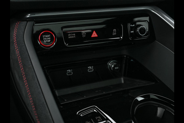 Audi Q5 Sportback 2.0 TFSI e-hybrid quattro S edition | Luchtvering | S-stoelen | Panoramadak | Elektr. trekhaak | Digital Oled | Adaptive Cruise | Tech Plus | 360 Camera | Memory | Ambiance interieur |