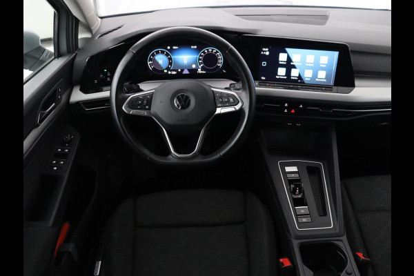 Volkswagen Golf Variant 1.0 eTSI Life | Automaat | Carplay | Memory seats | Adaptive Cruise | Parkeersensoren | Navigatie | DAB | LM | LED | Climate control