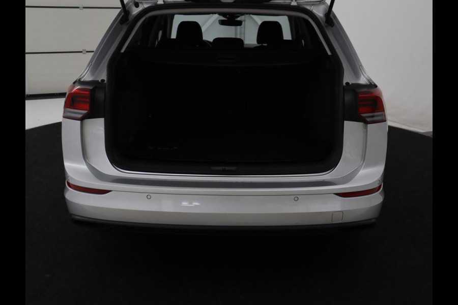 Volkswagen Golf Variant 1.0 eTSI Life | Automaat | Carplay | Memory seats | Adaptive Cruise | Parkeersensoren | Navigatie | DAB | LM | LED | Climate control