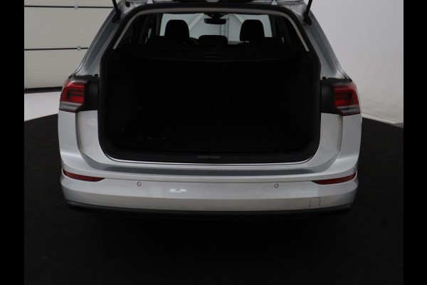 Volkswagen Golf Variant 1.0 eTSI Life | Automaat | Carplay | Memory seats | Adaptive Cruise | Parkeersensoren | Navigatie | DAB | LM | LED | Climate control