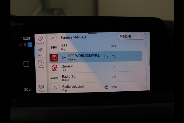 Volkswagen Golf Variant 1.0 eTSI Life | Automaat | Carplay | Memory seats | Adaptive Cruise | Parkeersensoren | Navigatie | DAB | LM | LED | Climate control