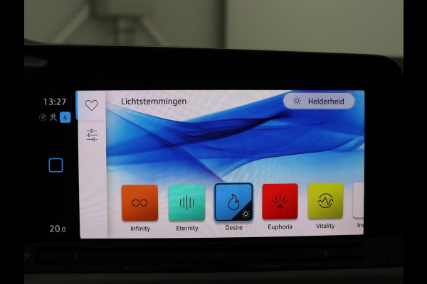 Volkswagen Golf Variant 1.0 eTSI Life | Automaat | Carplay | Memory seats | Adaptive Cruise | Parkeersensoren | Navigatie | DAB | LM | LED | Climate control
