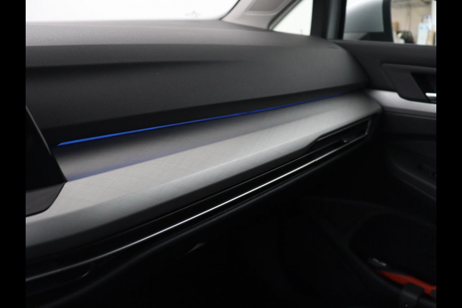 Volkswagen Golf Variant 1.0 eTSI Life | Automaat | Carplay | Memory seats | Adaptive Cruise | Parkeersensoren | Navigatie | DAB | LM | LED | Climate control