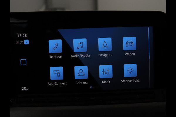 Volkswagen Golf Variant 1.0 eTSI Life | Automaat | Carplay | Memory seats | Adaptive Cruise | Parkeersensoren | Navigatie | DAB | LM | LED | Climate control