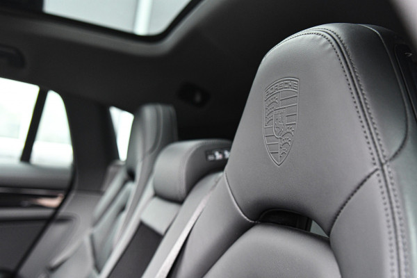 Porsche Panamera Sport Turismo 2.9 4 E-Hybrid, Sport Chrono, Rear Entertainment, Luchtvering, Softclose, Pano, 360, HUD, Leder!