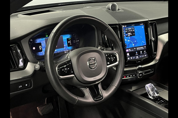 Volvo XC60 2.0 T8 Plug-in hybrid AWD Ultimate Dark *SOH 97%* Luchtvering | Trekhaak | Open dak | Bowers & Wilkins | Adapt. cruise | Stoel-/stuurverwarming | 360 camera | Head up