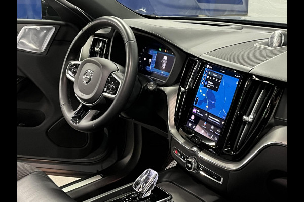 Volvo XC60 2.0 T8 Plug-in hybrid AWD Ultimate Dark *SOH 97%* Luchtvering | Trekhaak | Open dak | Bowers & Wilkins | Adapt. cruise | Stoel-/stuurverwarming | 360 camera | Head up