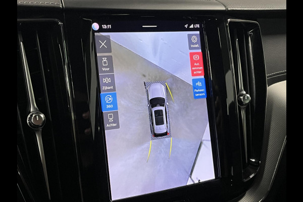 Volvo XC60 2.0 T8 Plug-in hybrid AWD Ultimate Dark *SOH 97%* Luchtvering | Trekhaak | Open dak | Bowers & Wilkins | Adapt. cruise | Stoel-/stuurverwarming | 360 camera | Head up