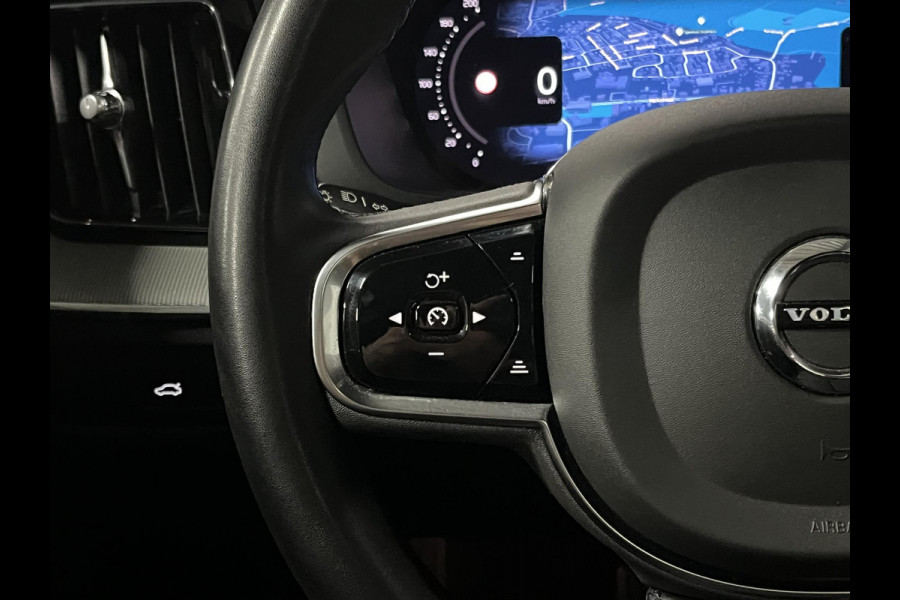 Volvo XC60 2.0 T8 Plug-in hybrid AWD Ultimate Dark *SOH 97%* Luchtvering | Trekhaak | Open dak | Bowers & Wilkins | Adapt. cruise | Stoel-/stuurverwarming | 360 camera | Head up
