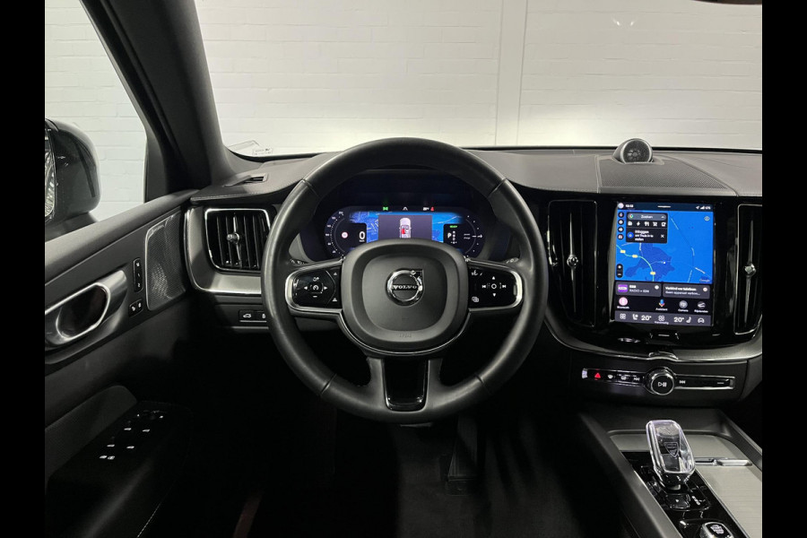 Volvo XC60 2.0 T8 Plug-in hybrid AWD Ultimate Dark *SOH 97%* Luchtvering | Trekhaak | Open dak | Bowers & Wilkins | Adapt. cruise | Stoel-/stuurverwarming | 360 camera | Head up