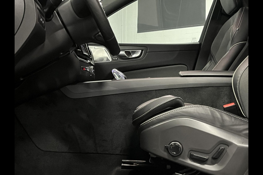Volvo XC60 2.0 T8 Plug-in hybrid AWD Ultimate Dark *SOH 97%* Luchtvering | Trekhaak | Open dak | Bowers & Wilkins | Adapt. cruise | Stoel-/stuurverwarming | 360 camera | Head up