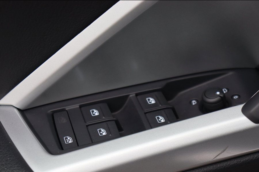 Audi Q3 35 TFSI Bus. org.NL sportleer+vw el.klep carplay keyless